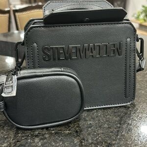 NWT STEVE MADDEN BEVELYN MINI SATCHEL CROSSBODY BAG W AIR POD CASE BLACK